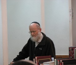ראש הישיבה הרב אברהם קורצוויל